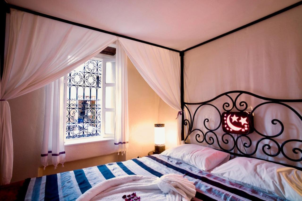 Отель Riad Laylati Эс-Сувейра Экстерьер фото
