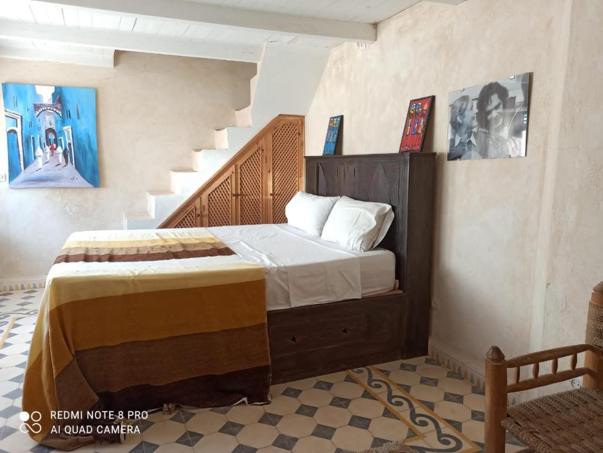Отель Riad Laylati Эс-Сувейра Экстерьер фото